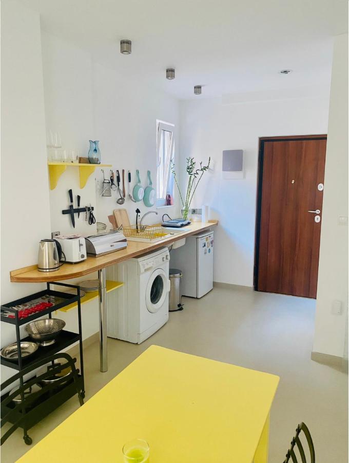 Your Lovely Central Home In Buzzing Exarchia أثينا المظهر الخارجي الصورة